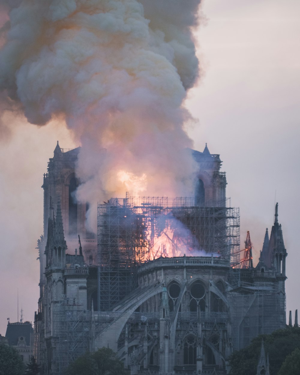 Kirche Notre-Dame tagsüber