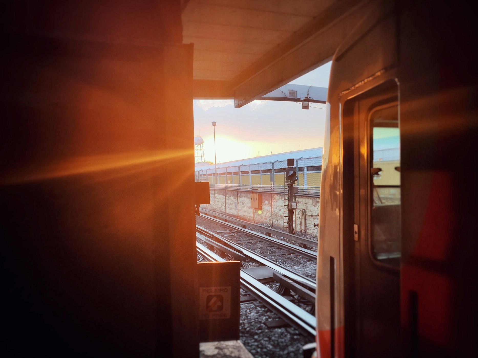 A train in Mexico City (Javier Santos Guzmán via Unsplash)