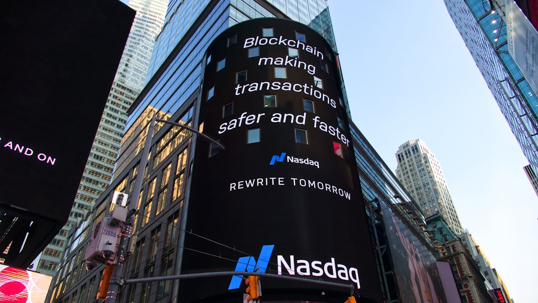 Nasdaq advertisement, Quand Time Square se lance dans la blockchain