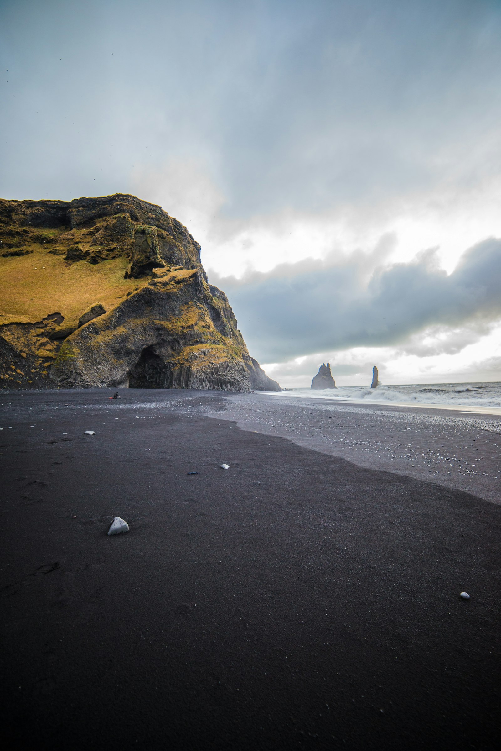 Nikon D610 + Samyang 14mm F2.8 ED AS IF UMC sample photo. Brown and grey island photography