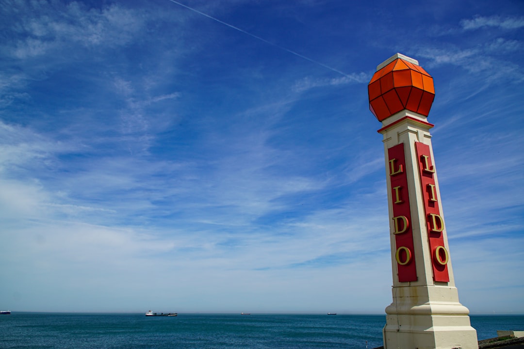 white and red Lido tower
