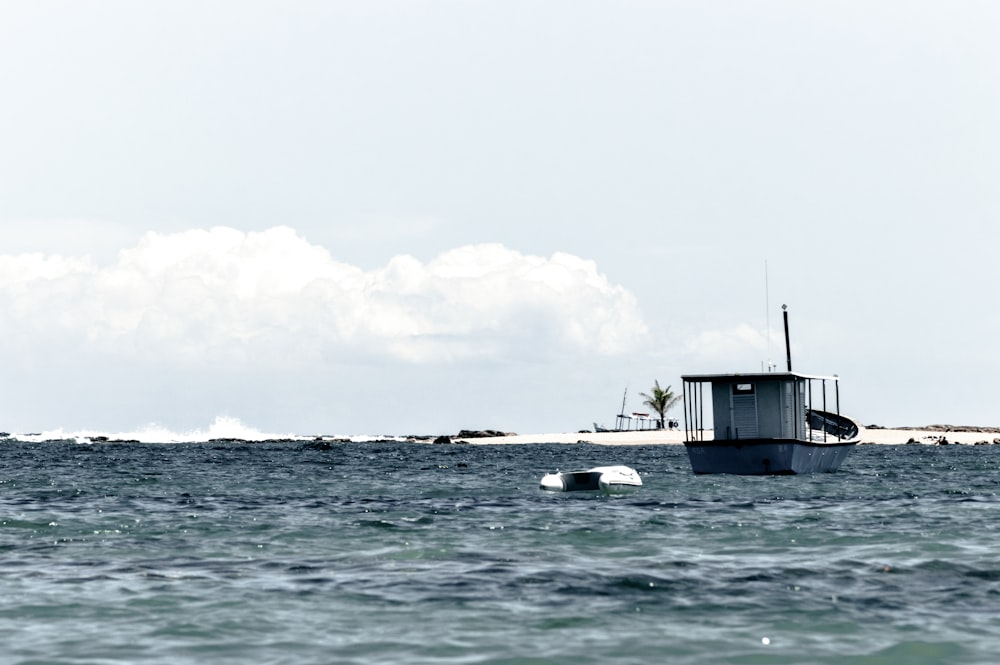 海の写真撮影のボート