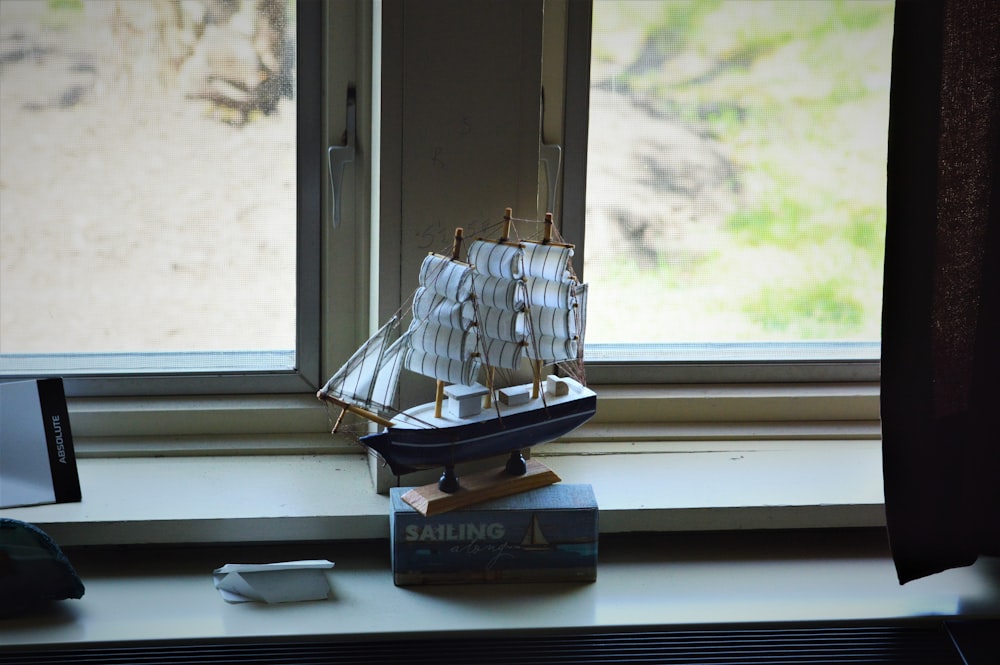 ship miniature