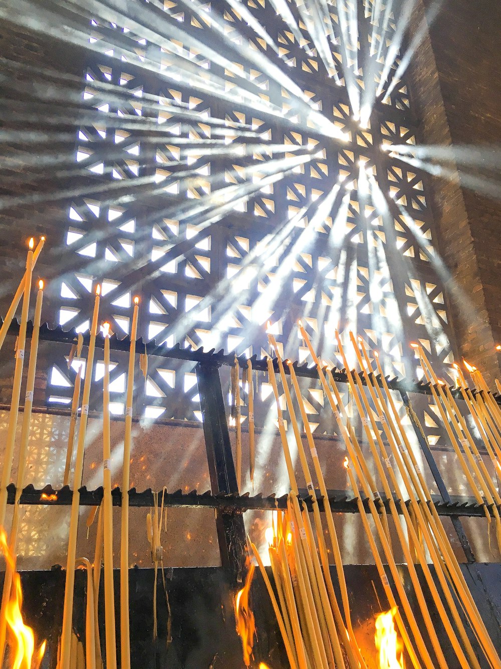 a bunch of sticks that are on a table