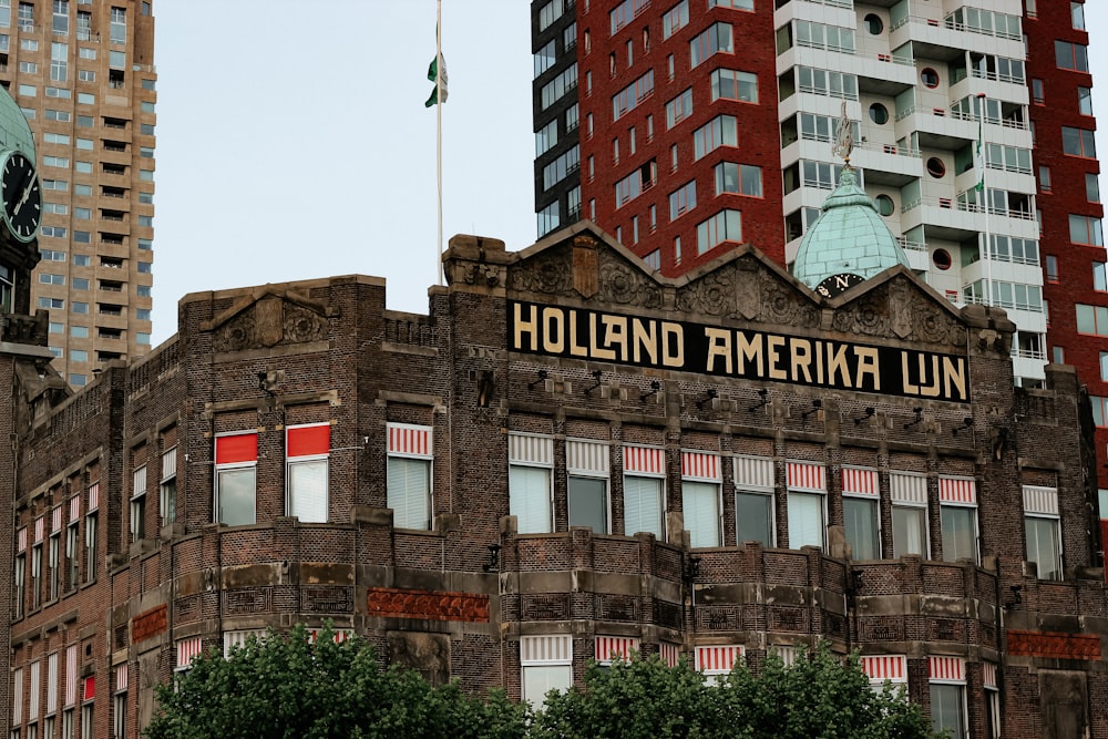 view of Holland Amerika Lun building