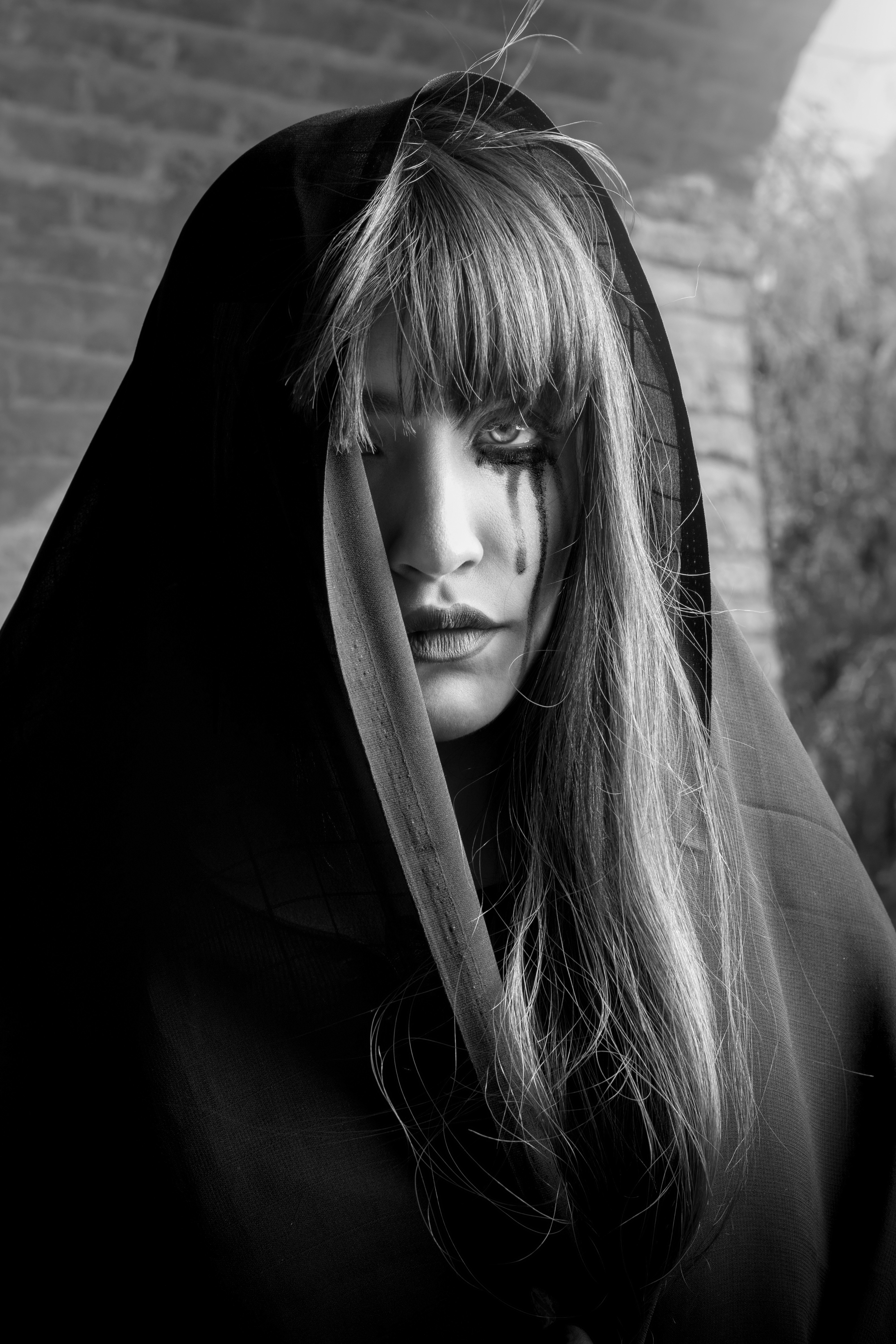 黒いマントを着た女性の写真 Unsplashで見つけるイランの無料写真