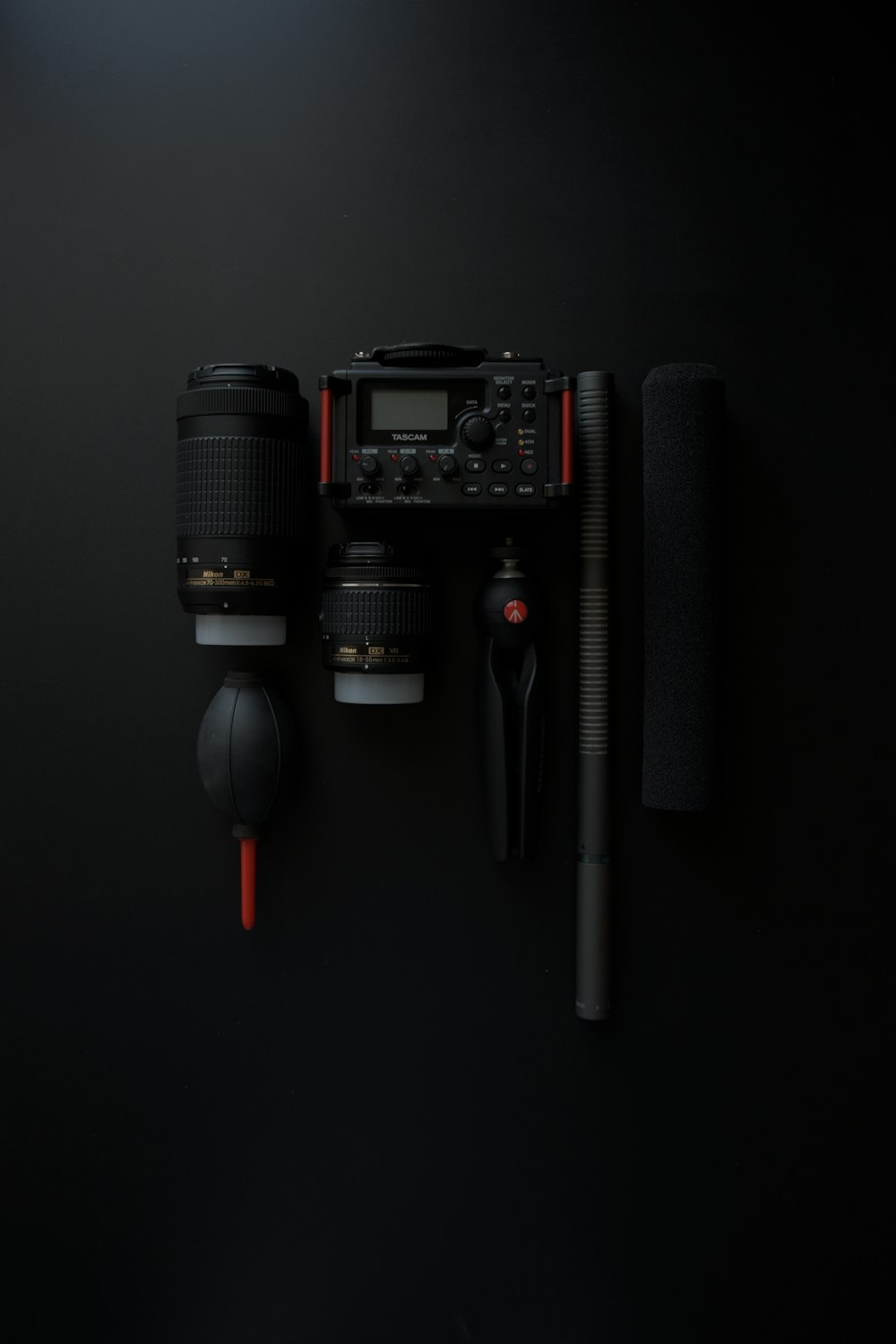 black DSLR camera set
