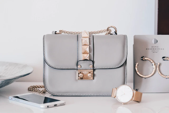 Balenciaga i skandal z kampanią z 2022 roku. Przeprosiny i pozew na 25 milionów