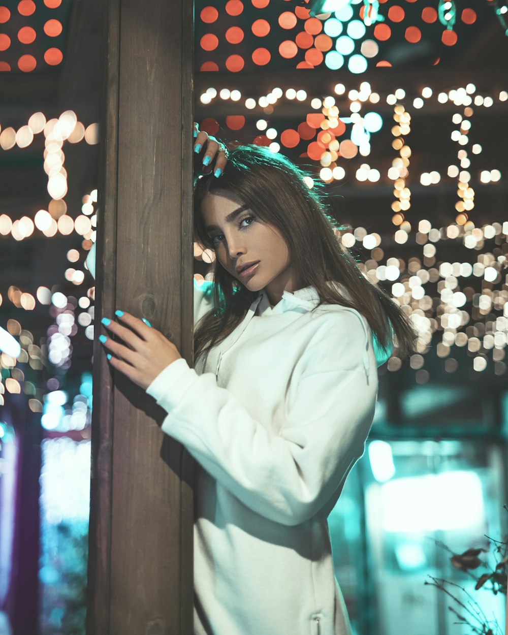 woman wearing white jacke