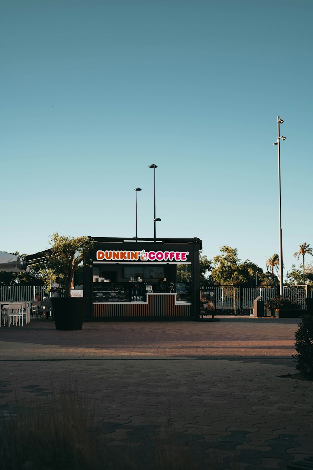 Dunkin Coffee shop during daytime