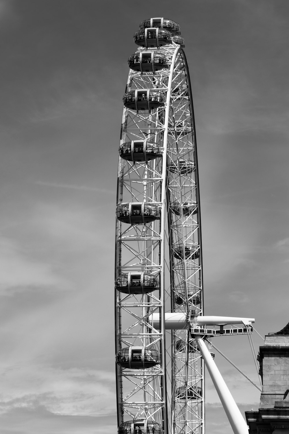 gray ferris wheel