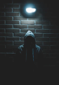 men's black pullover hoodie