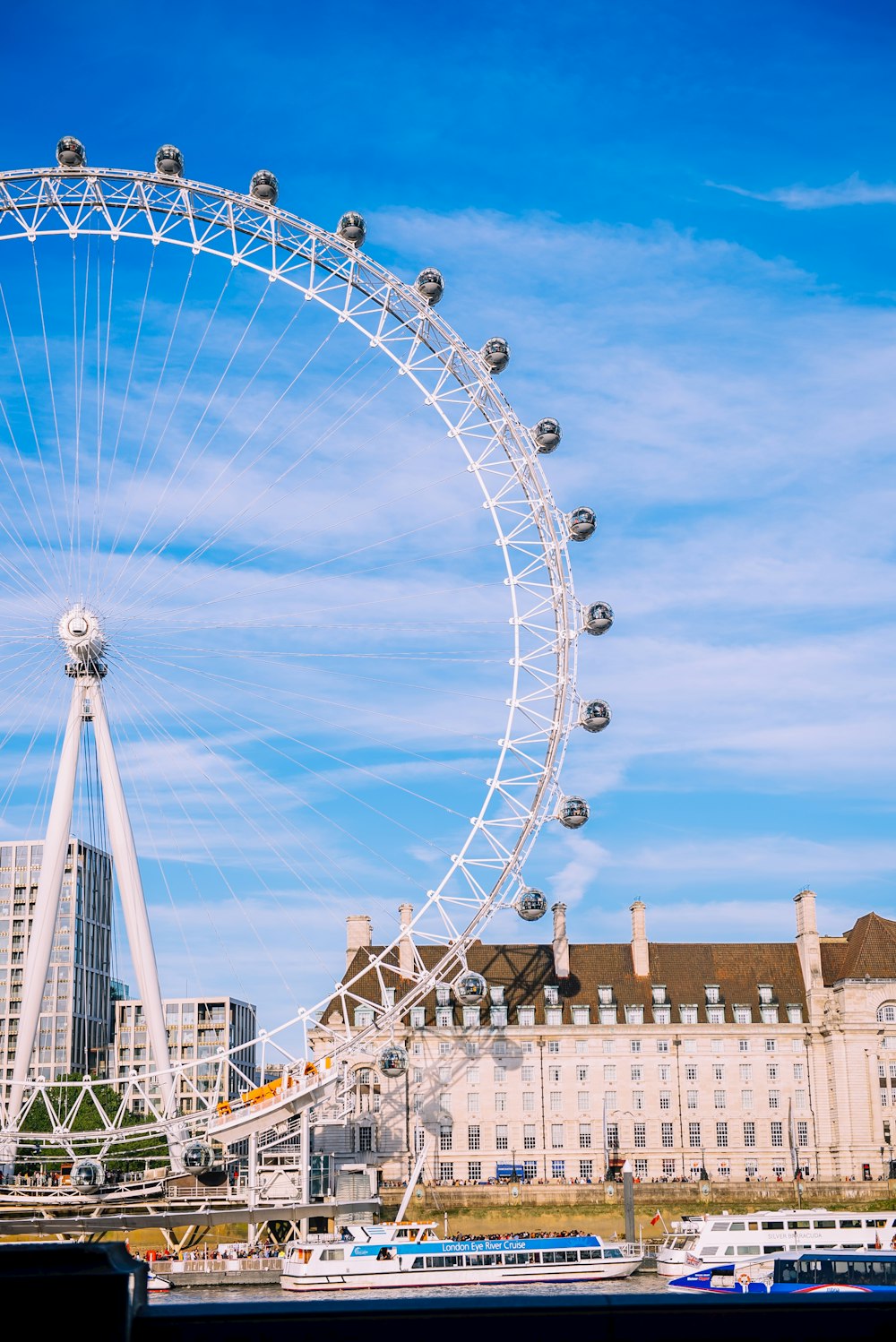 white ferries wheel