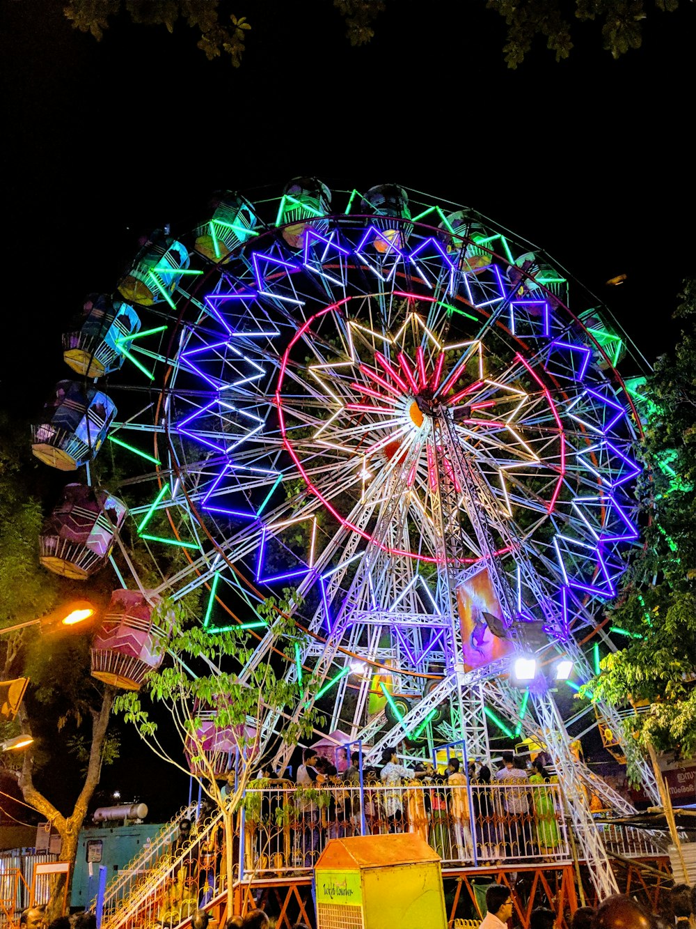 rueda de la fortuna de colores variados