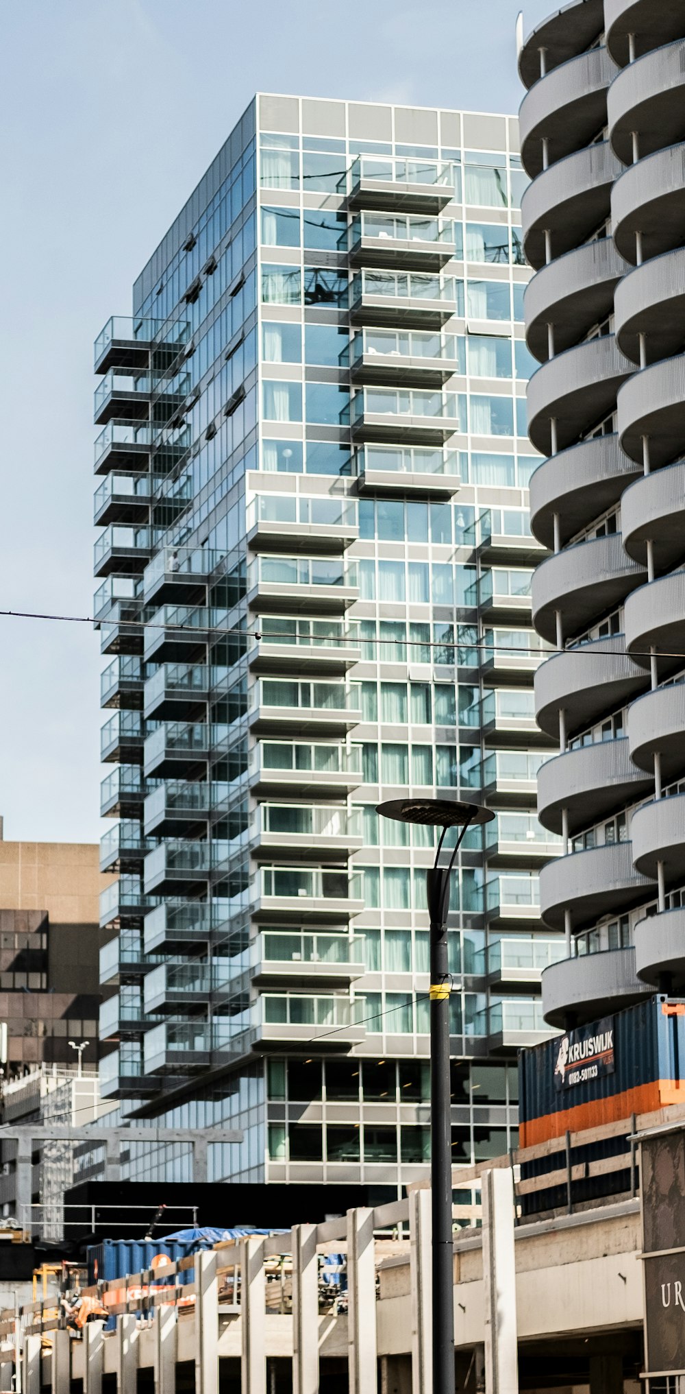 photo en contre-plongée d’un bâtiment