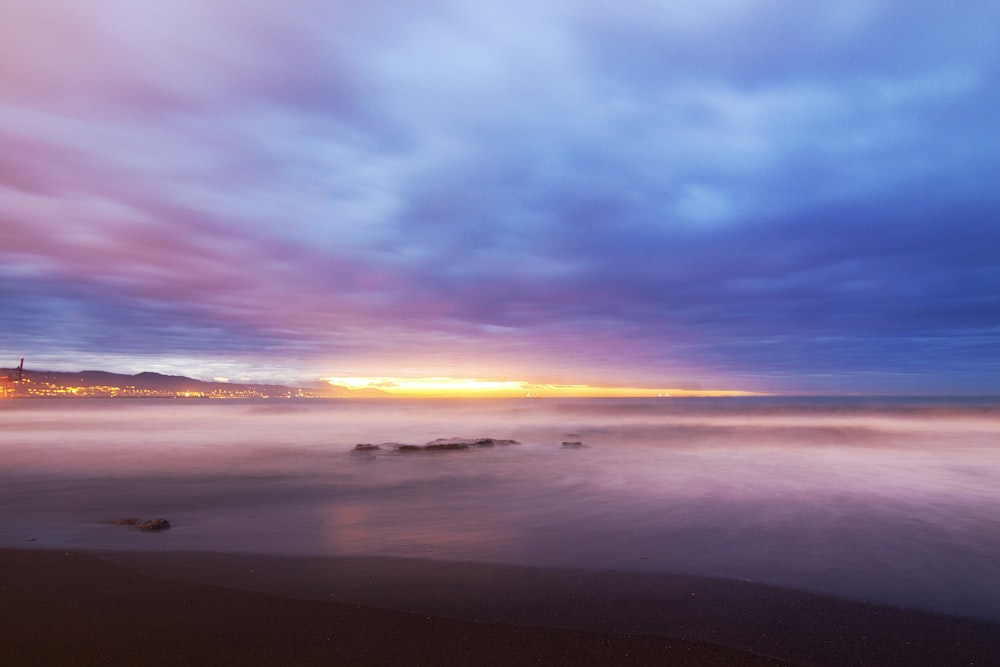 photo de silhouette de mer