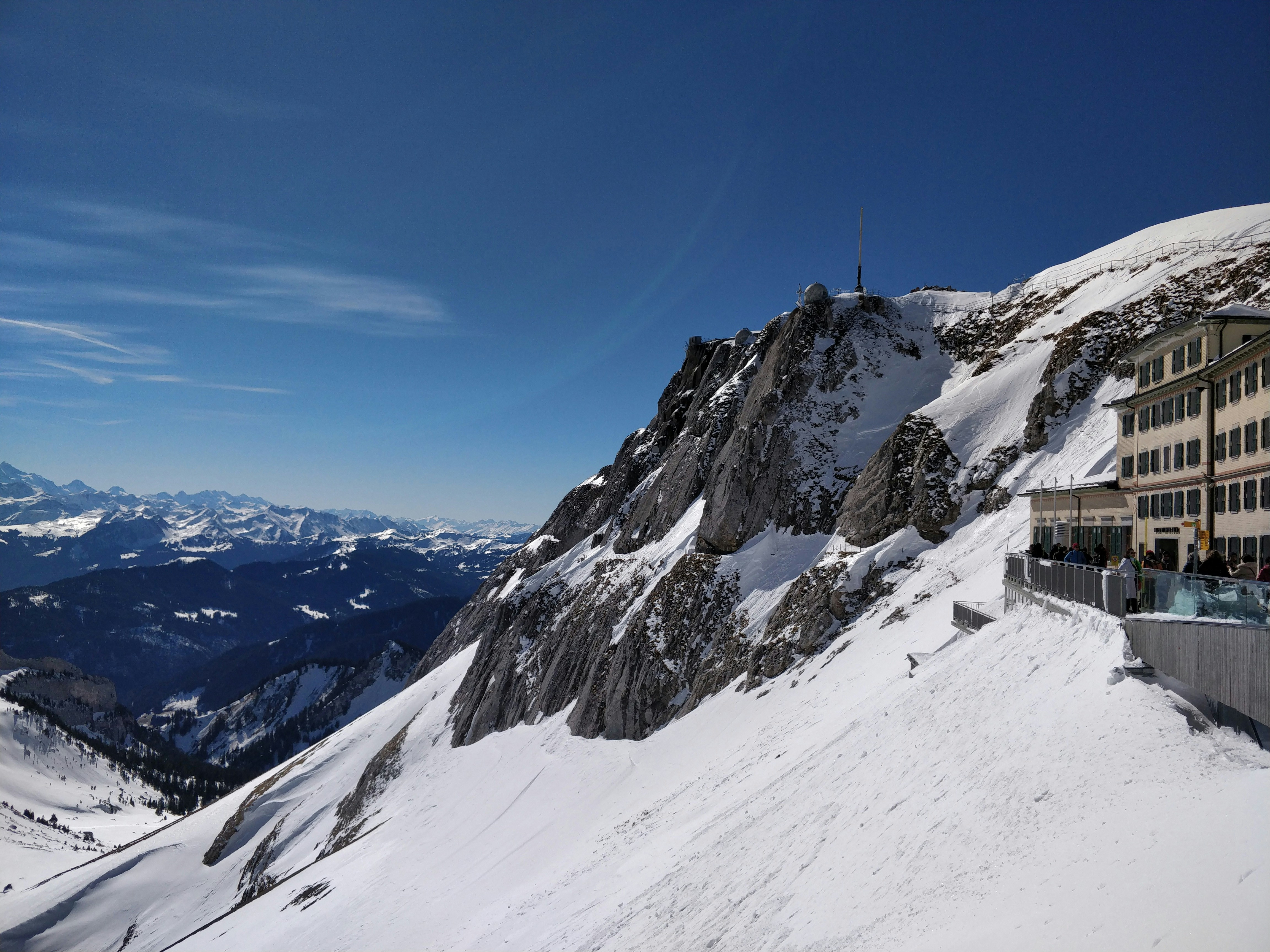 white snow-capped mountain