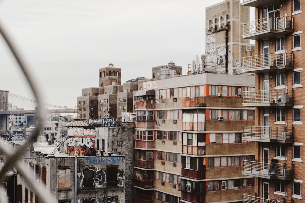 brown high-rise building