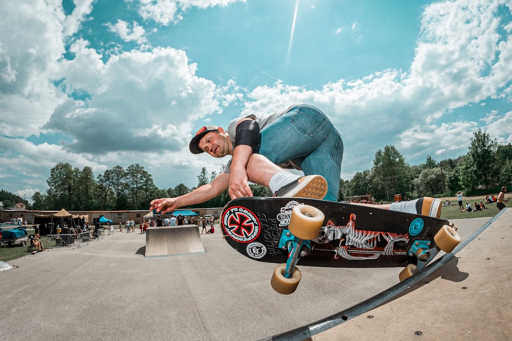 person riding skateboard photo – Free Skate Image on Unsplash