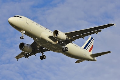 airbus a320 in flight