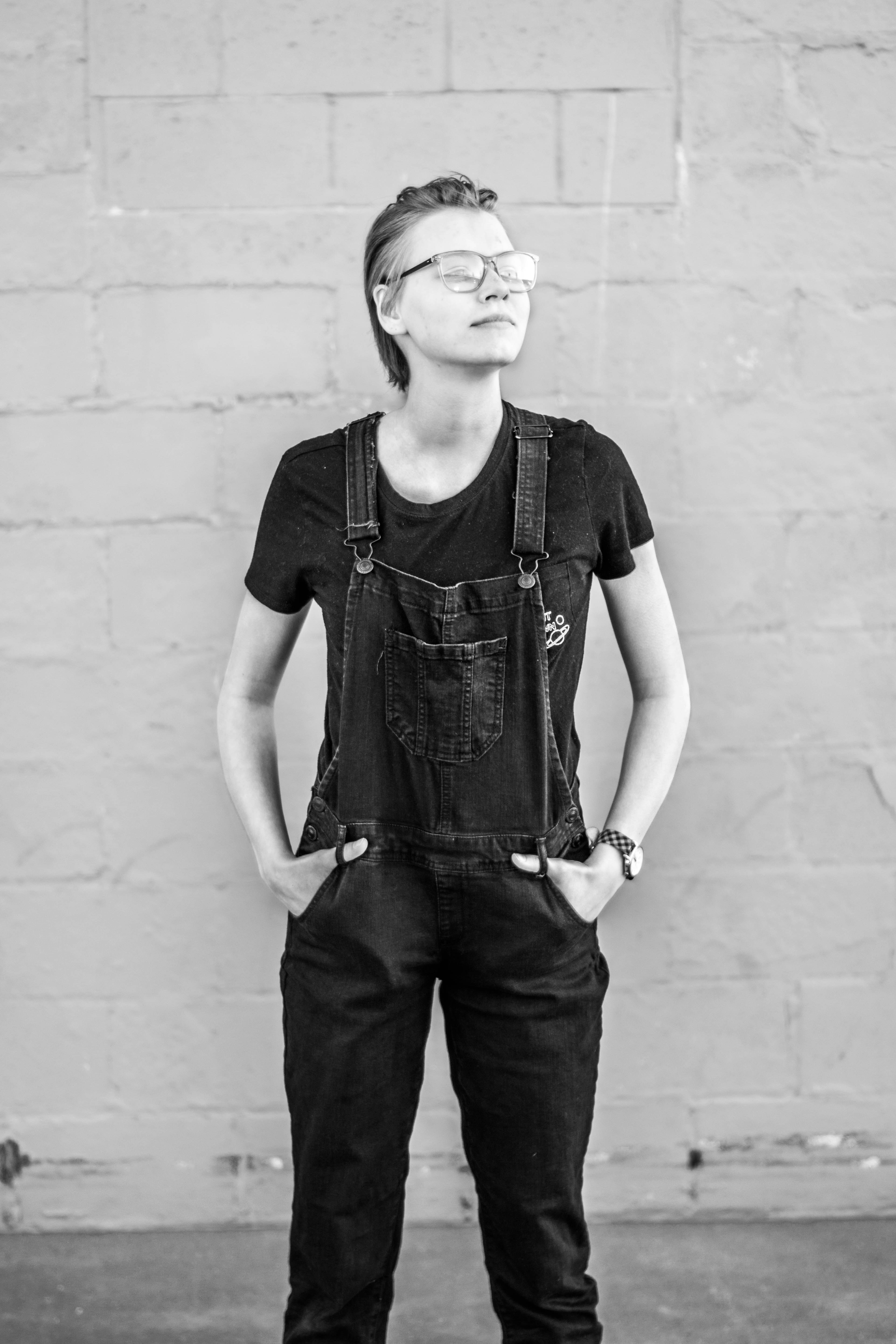 Full Body Portrait Pictures Download Free Images On Unsplash