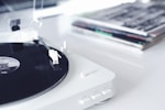 white and black portable turntable