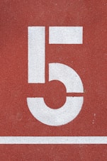 red and white 5 text