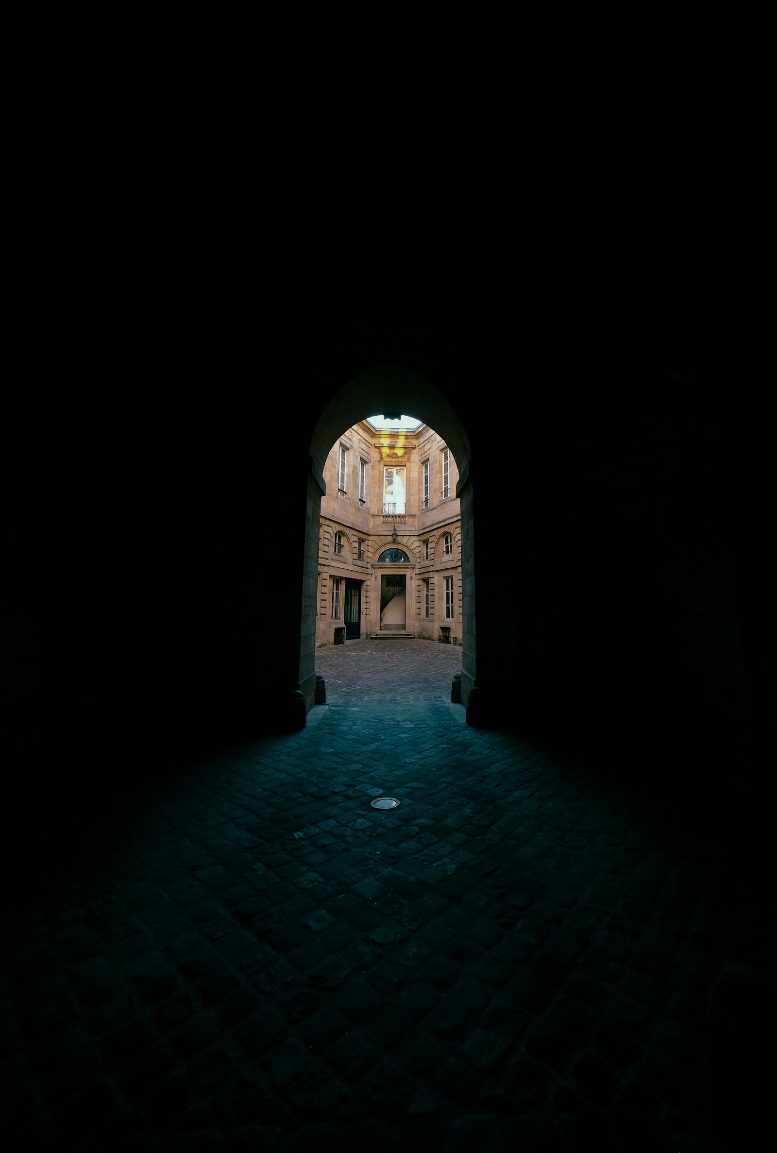 Fujifilm XF 8-16mm F2.8 R LM WR sample photo. Doorway outside of building photography