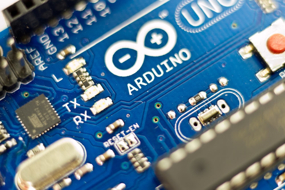 Arduino circuit board - familiarize-with-arduino-board
