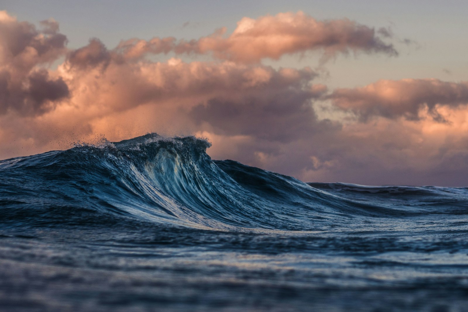 Sony a6500 + Sony Sonnar T* FE 55mm F1.8 ZA sample photo. Sea waves photography