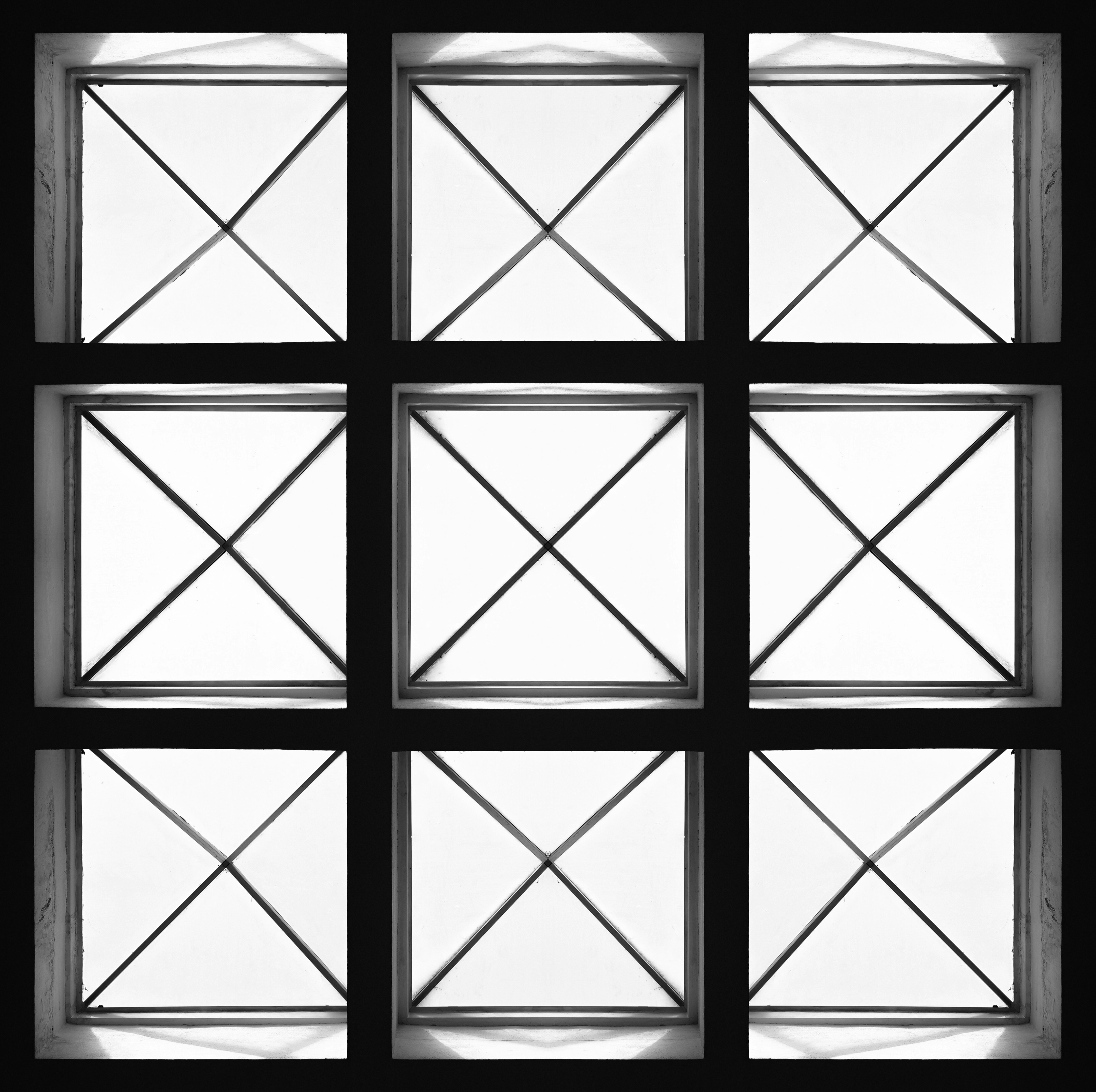 四角い黒枠のガラス窓の写真 Unsplashで見つける白いの無料写真