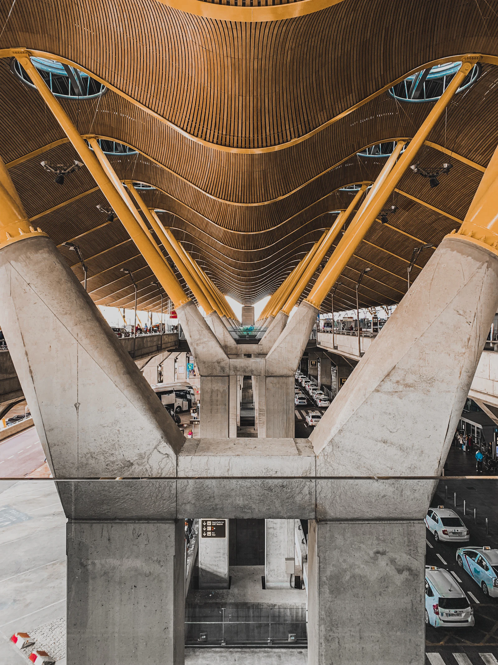 Madrid-Barajas Terminal 4 for airport transfers