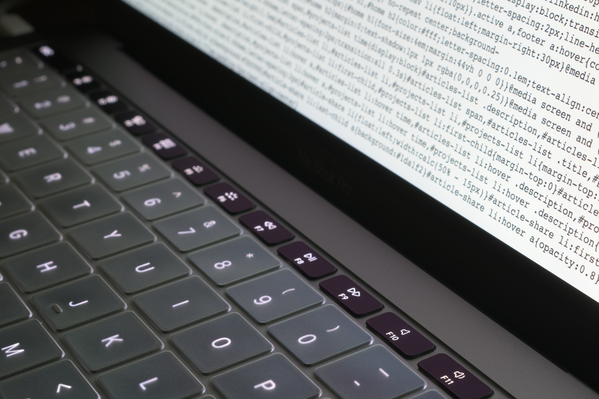 gray computer monitor