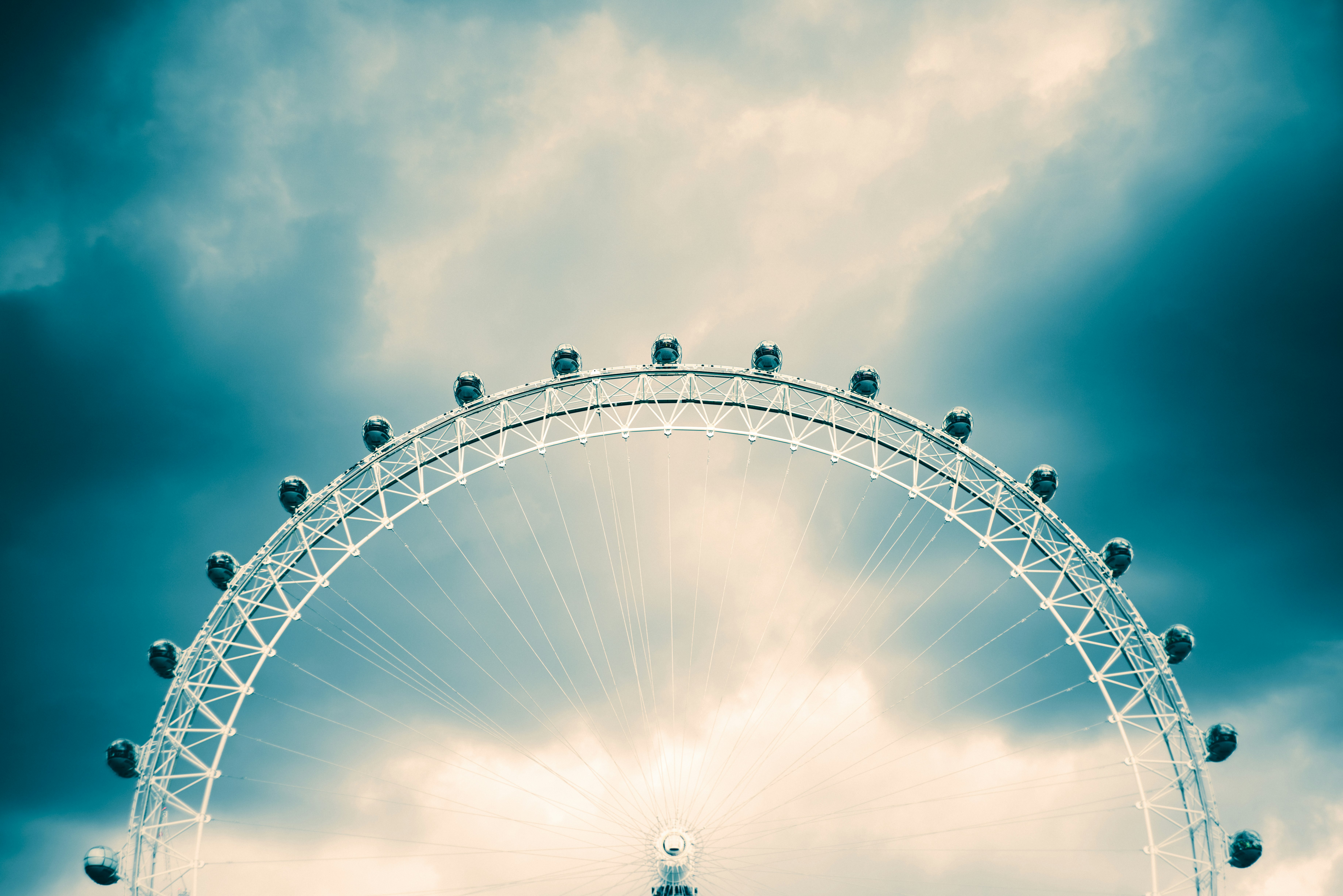 ferris wheel during daytime