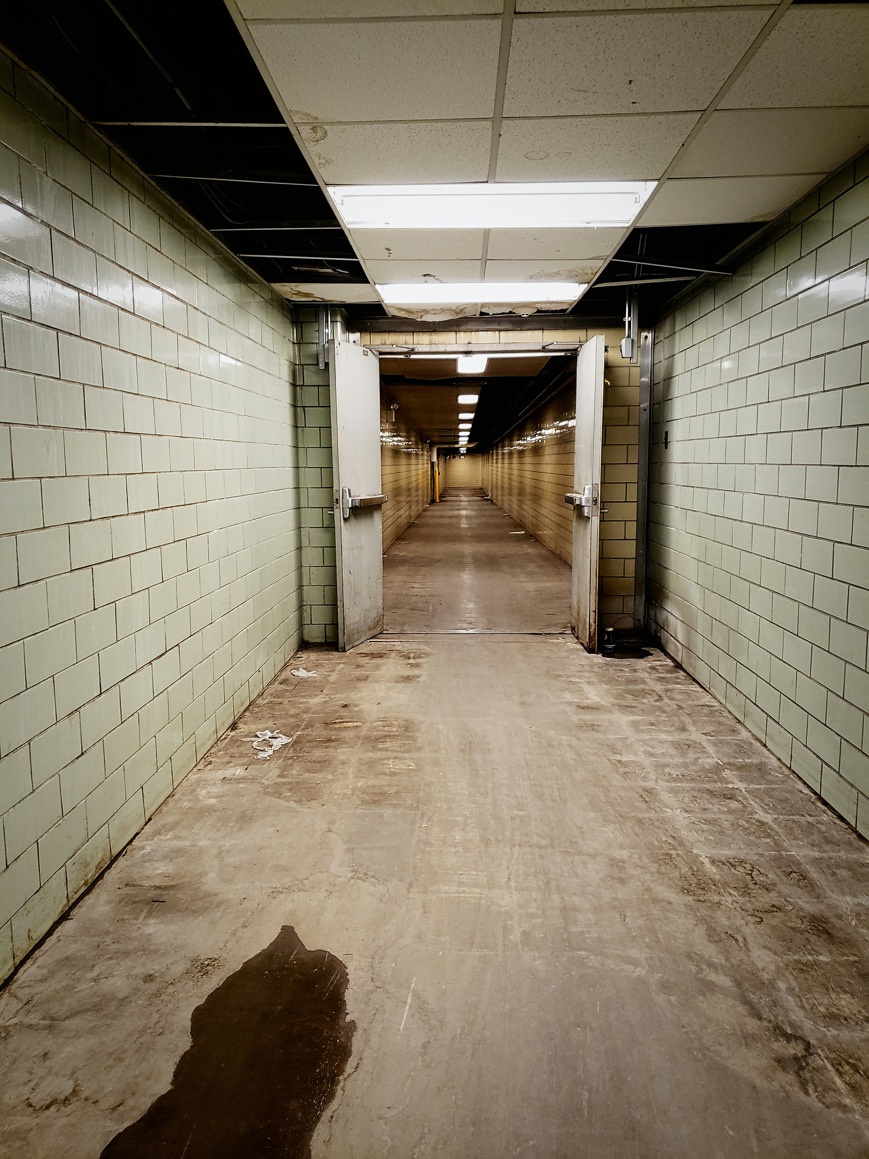 Dirty Floor Pictures Download Free Images on Unsplash