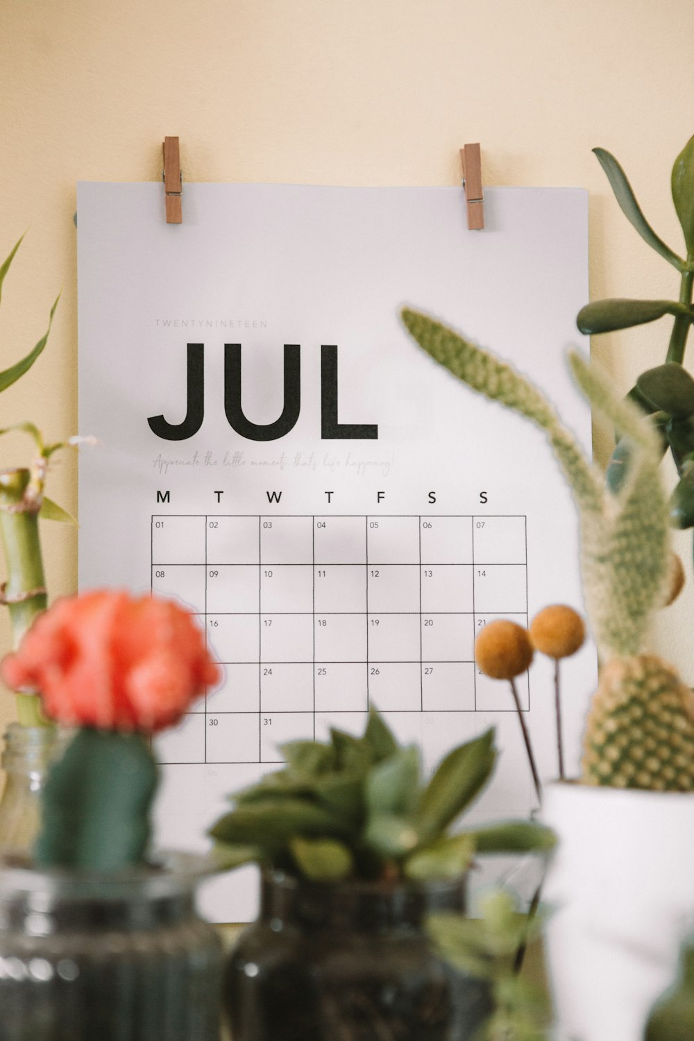 Calendário de julho na fotografia em foco