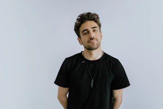 man wearing black t-shirt
