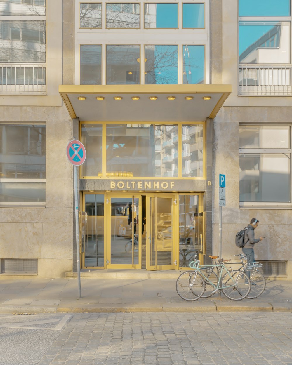 yellow and gray Boltenhof hotel door