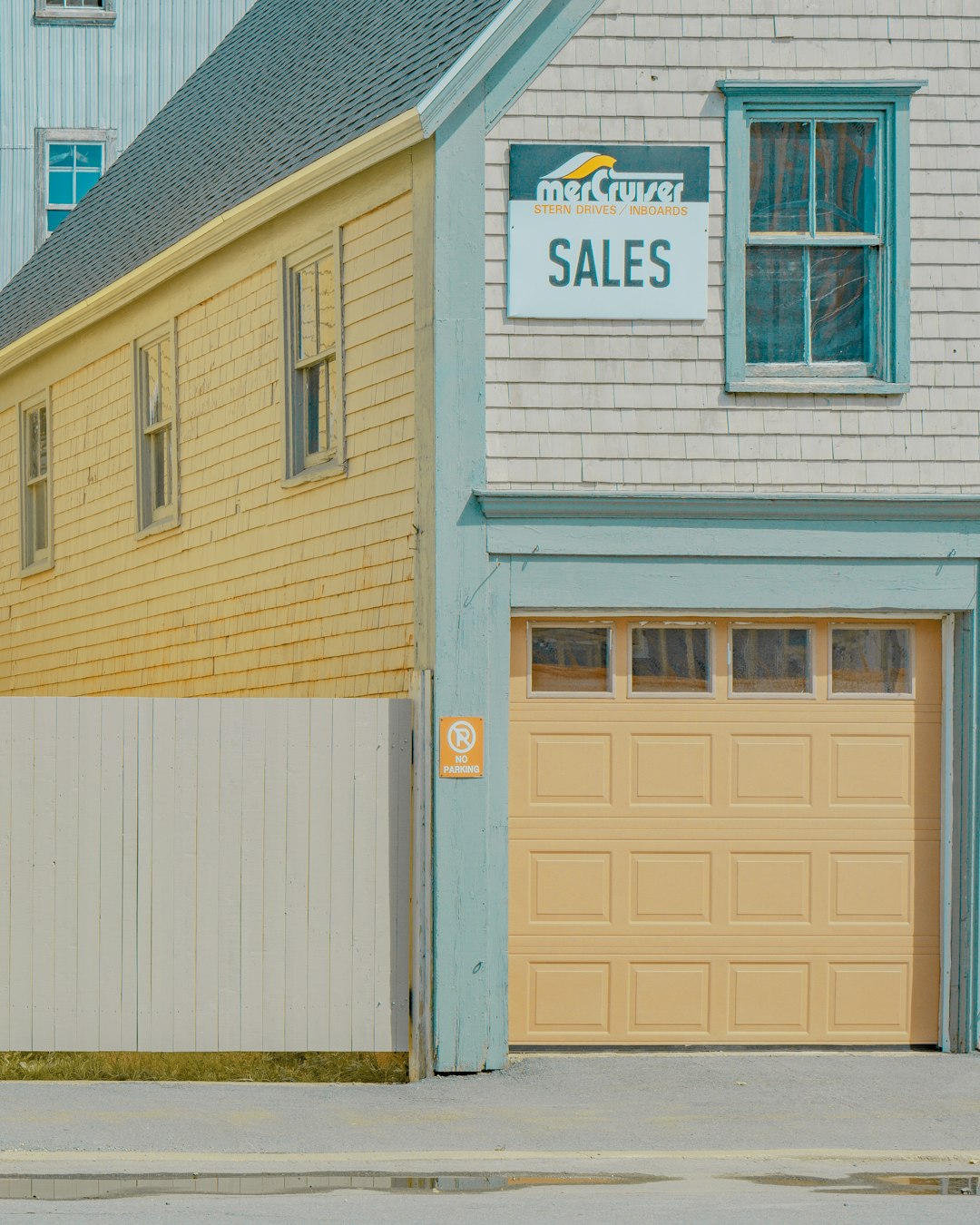 beige and yellow wooden house