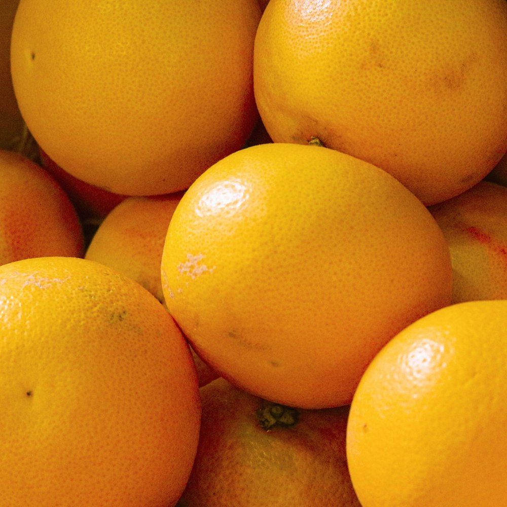 round orange fruits