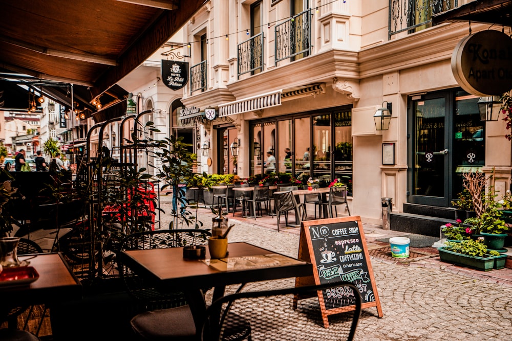 35+ Thousand Coffee Shop Exterior Royalty-Free Images, Stock Photos &  Pictures