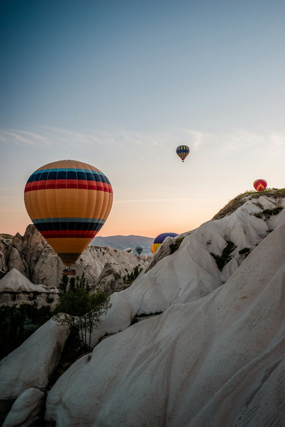 yellow and multicolored hot air balloon