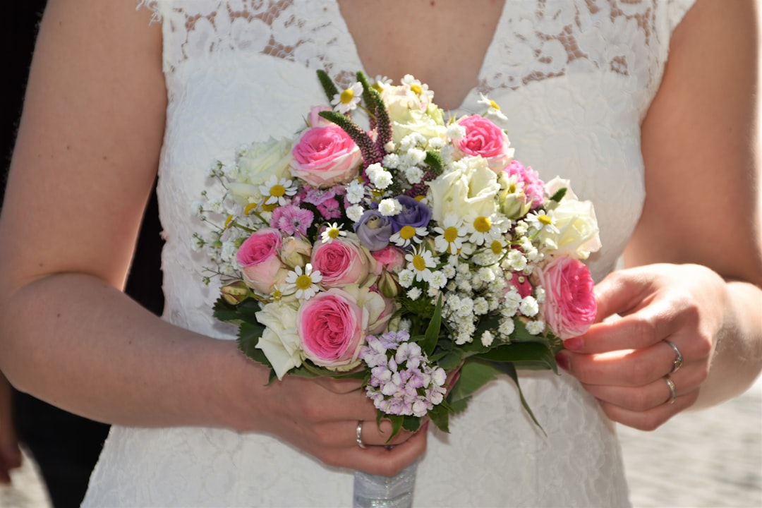 white and pink petaled flower bouquet