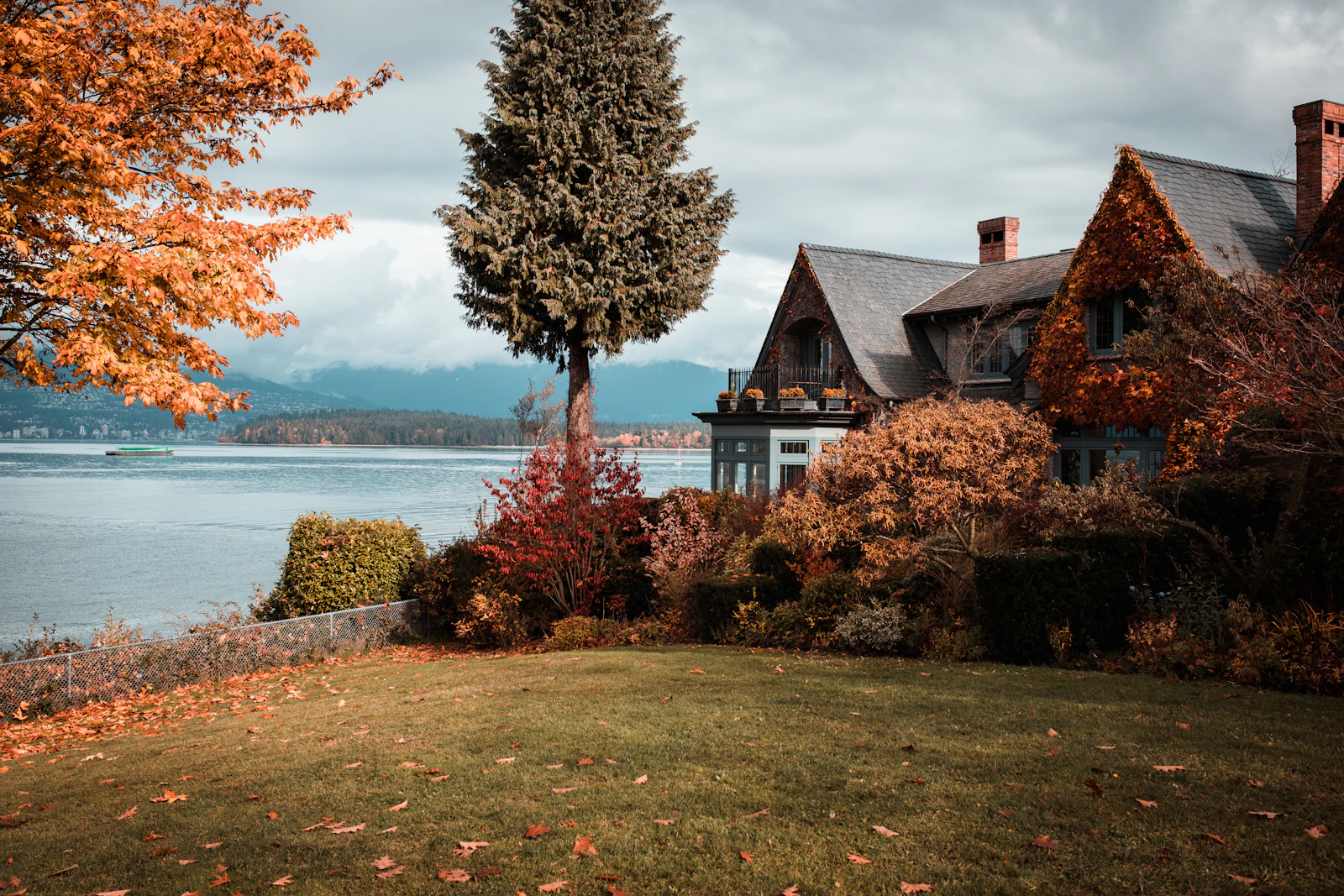 Photo · Nathan Shurr / Unsplash