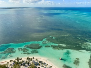 Caribbean ocean, holiday planned by Francesco Margaretini Luxury Travel Villas Weddings Honeymoon