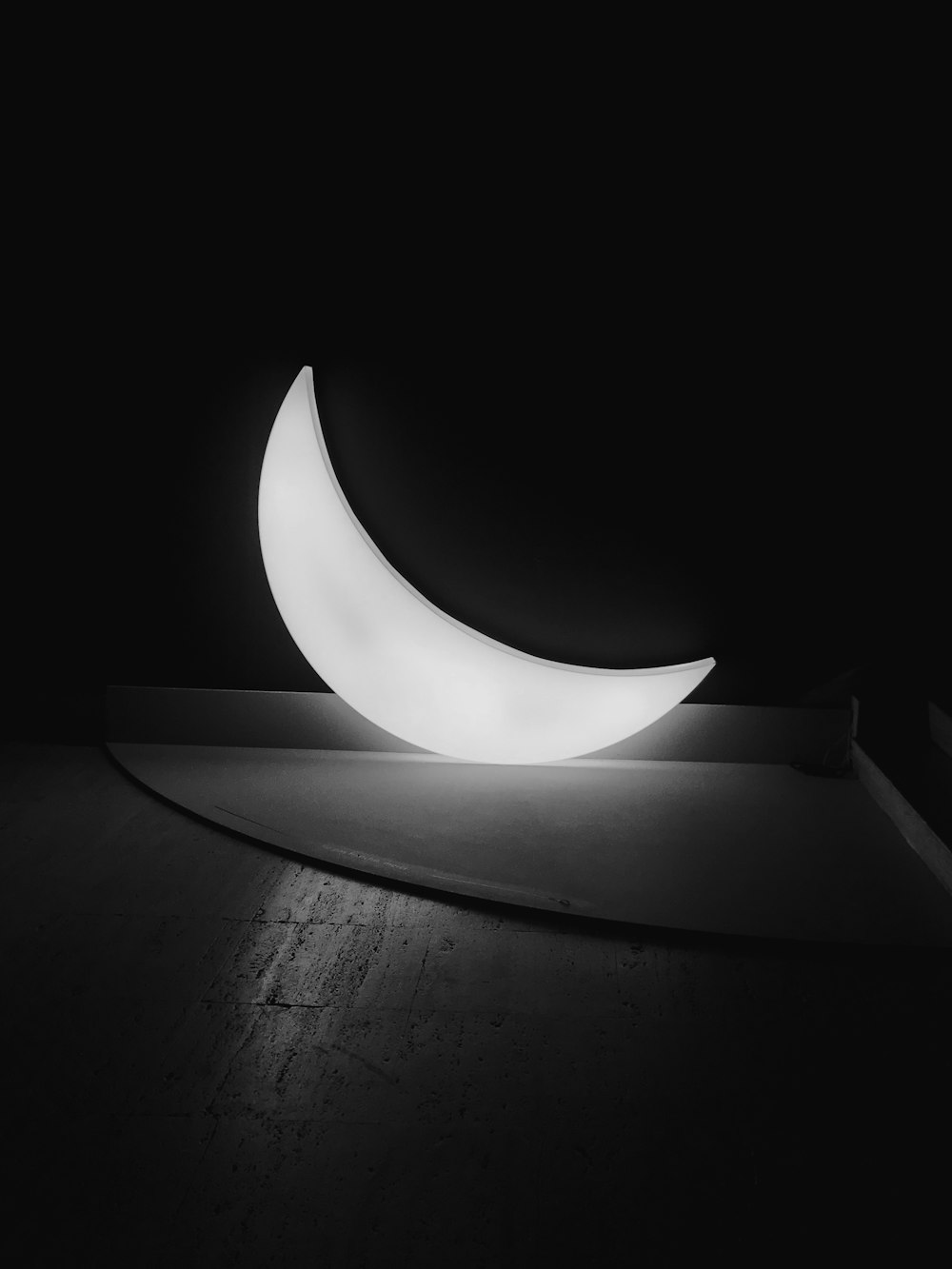 white crescent moon lamp