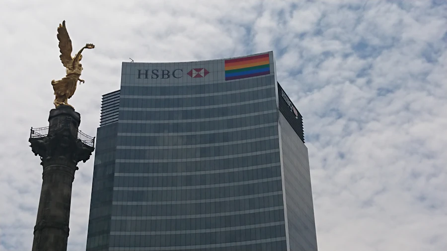 Edificio bancario en Paseo de la Reforma, Ciudad de México - recuperación bancaria
