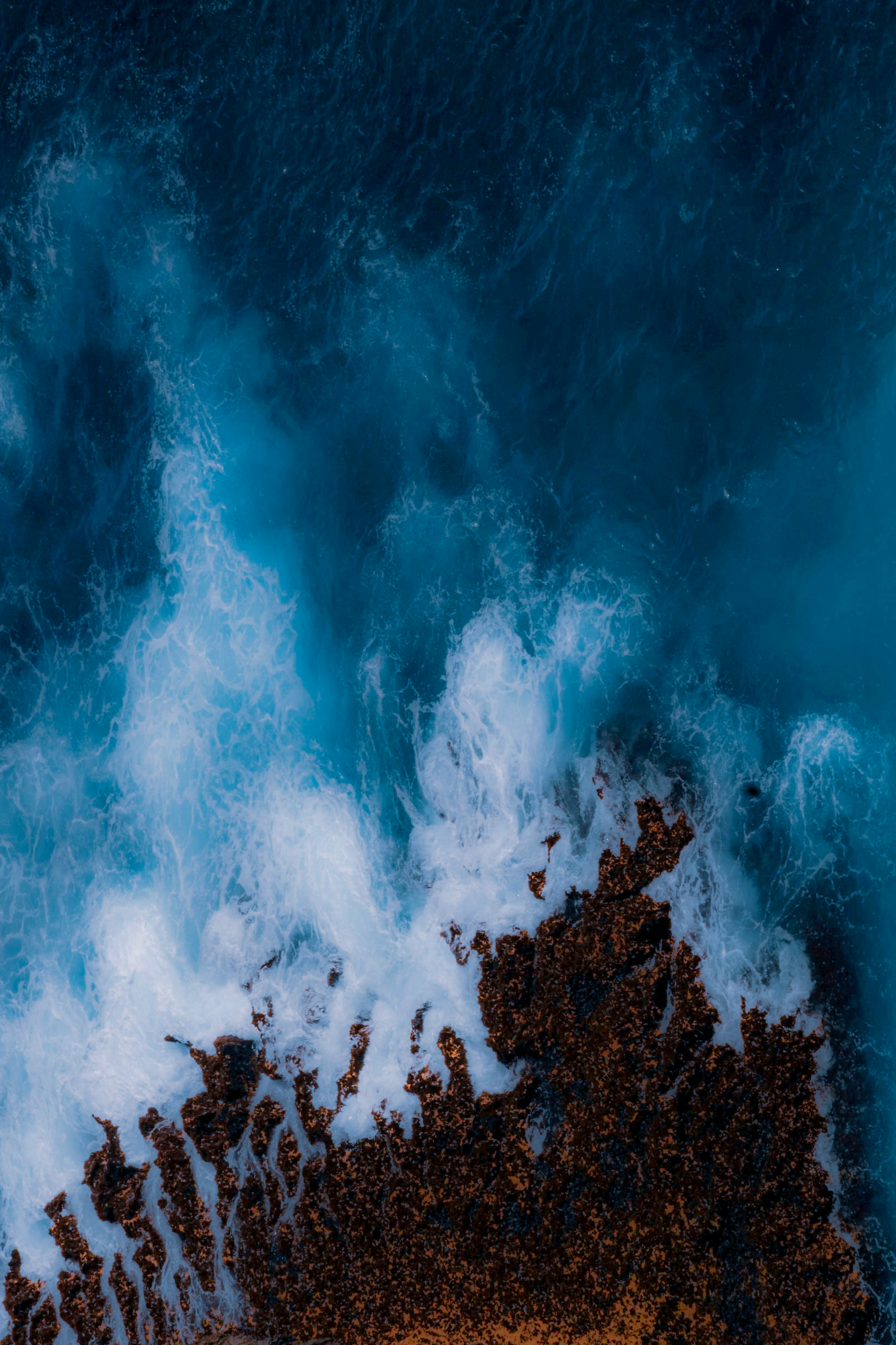 aerial photo of ocean waves