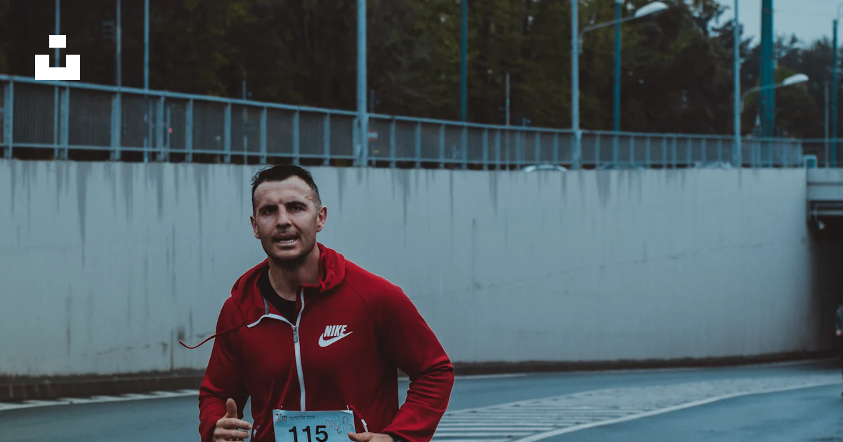 Un Running Man running during daytime photo – Free Sport Image on Unsplash