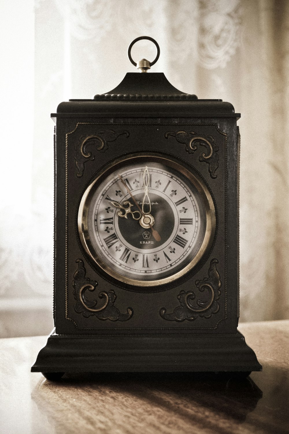 black mantle clock